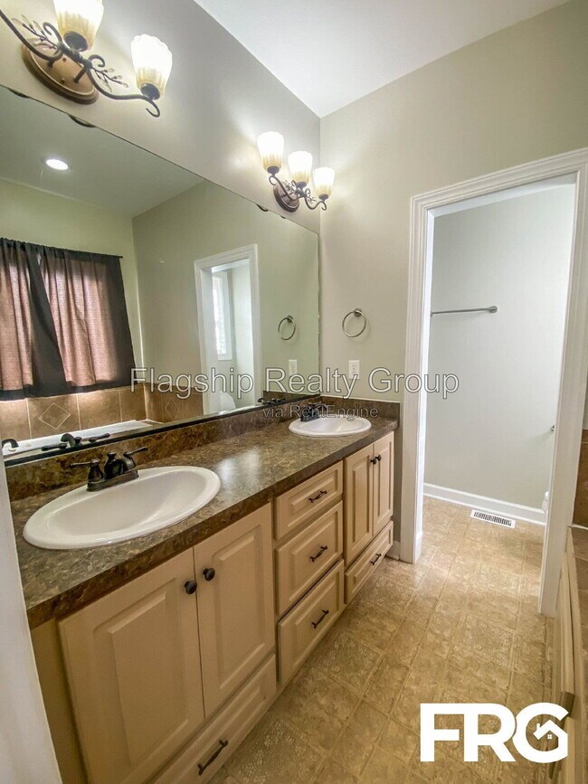 Building Photo - 101 Autumn Ridge Dr