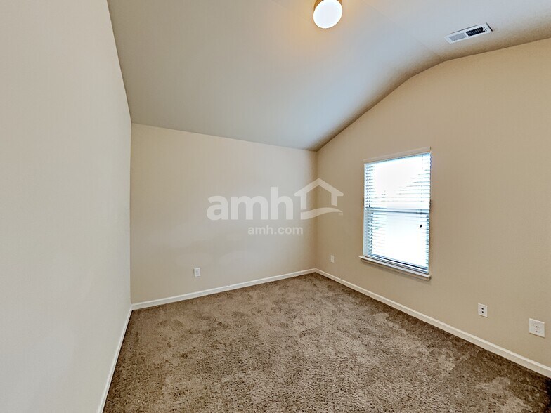 Building Photo - 248 Bandelier Cir