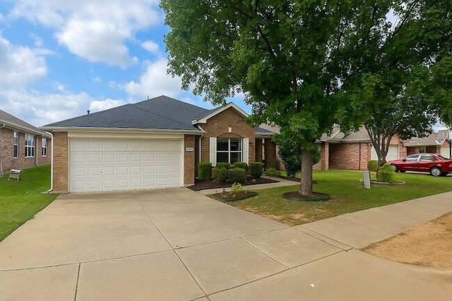 Building Photo - 10420 Devin Ln