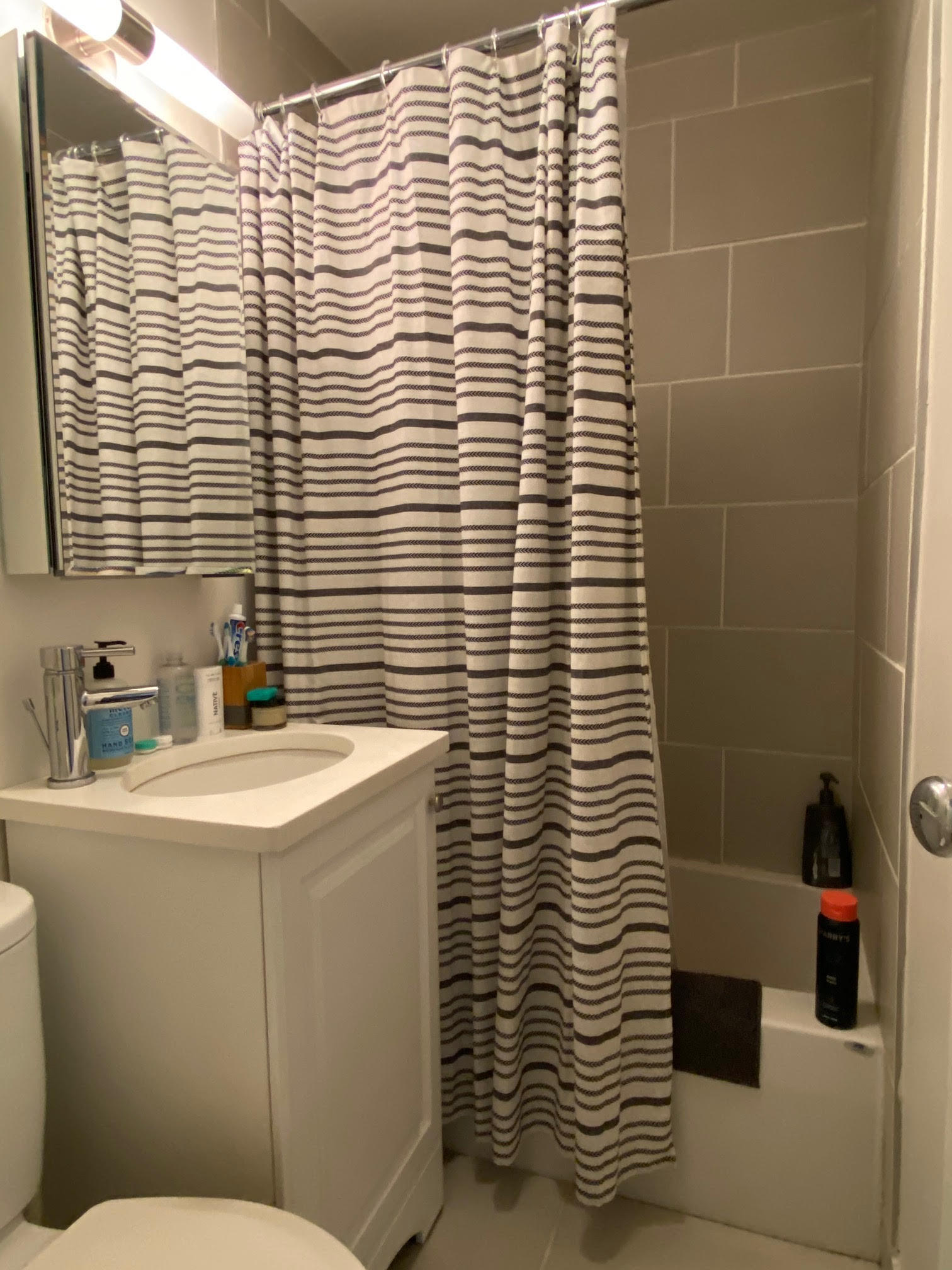 Building Photo - 43 Joy St