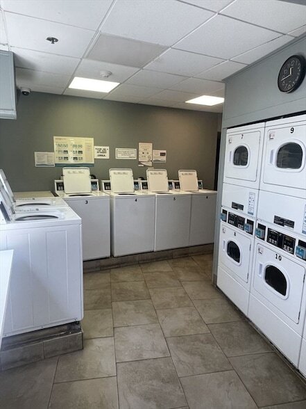 Building Photo - 12 Stoneholm St