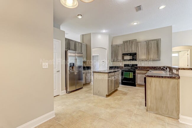 Building Photo - 2436 Bonnie Lakes Dr