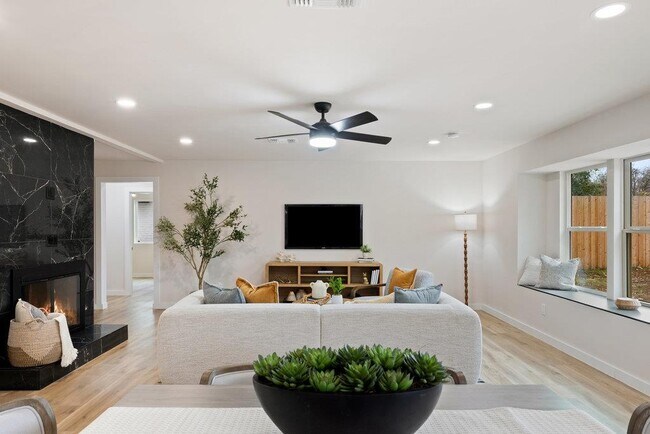 Building Photo - 6106 Bridlington Cir