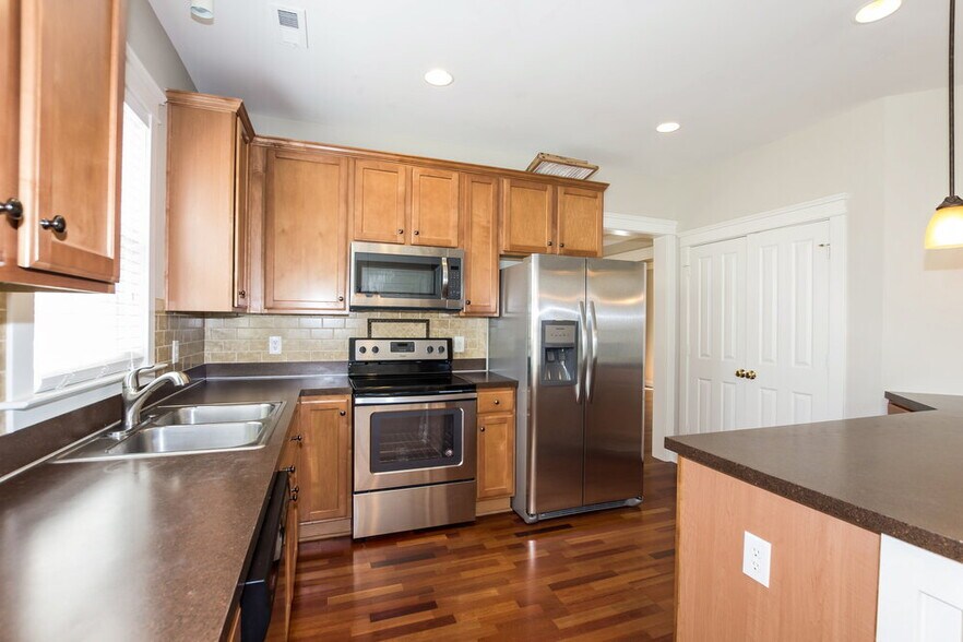 Building Photo - 9925 Grier Springs Ln