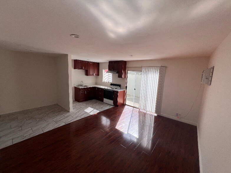 Building Photo - 293 N Hill Ave