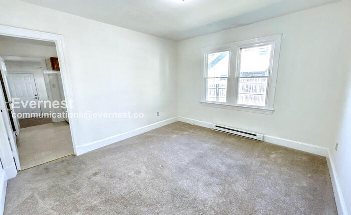 Building Photo - 5 Bancroft Ave