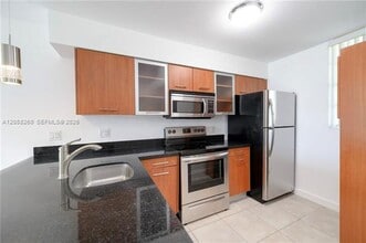Building Photo - 750 NE 64th St