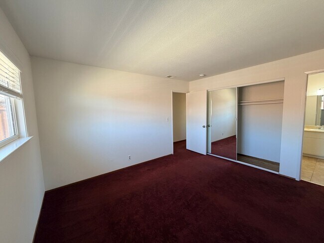 Building Photo - 1445 Sonoma Dr