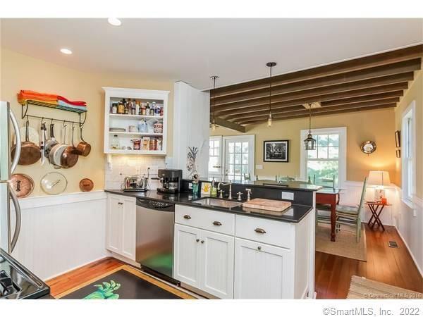 Building Photo - 25 Dorr St