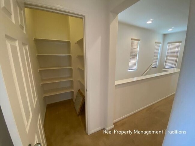 Building Photo - Ana Verde Hills - 4 bedroom, 3 bath!
