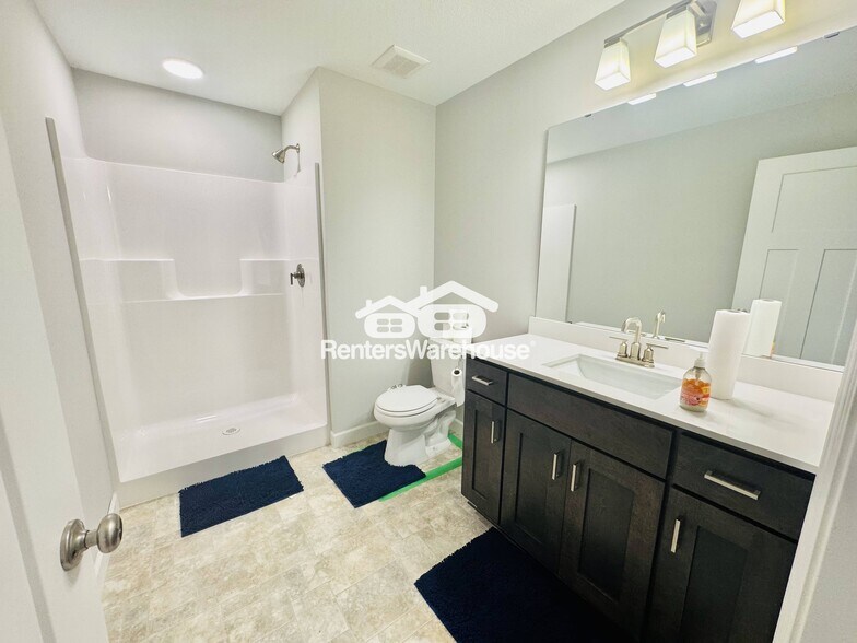 Building Photo - 17955 Headwaters Dr