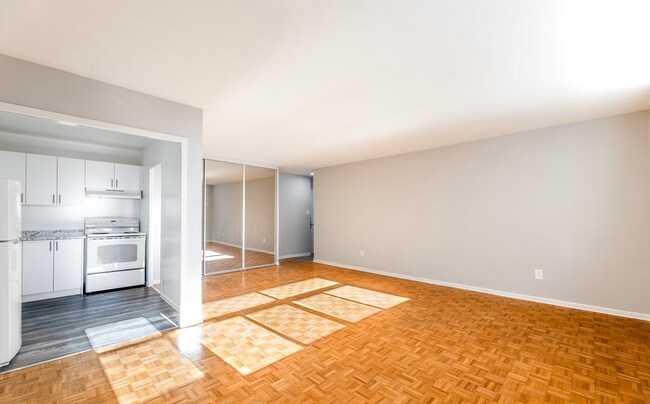 Building Photo - 6408 Berwickshire Way