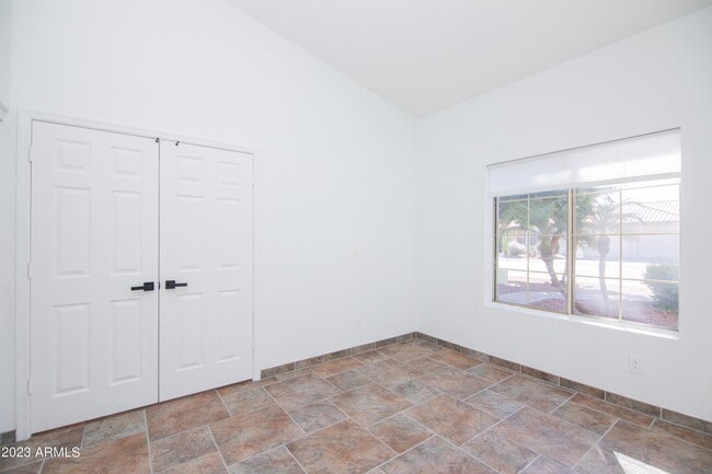 Building Photo - 11532 W Clover Way