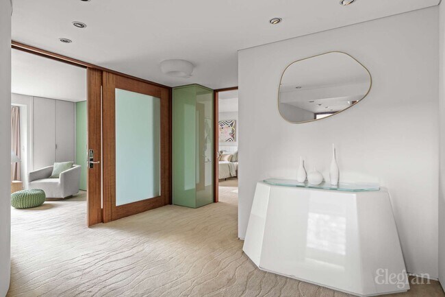 Building Photo - 118 E 60th St