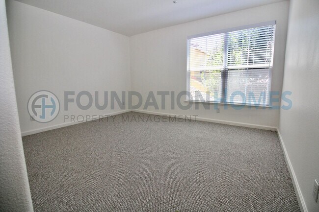 Building Photo - 75 Gann Way