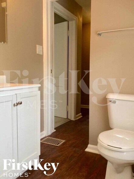 Building Photo - 4209 E Pleasant Run Pkwy S Dr
