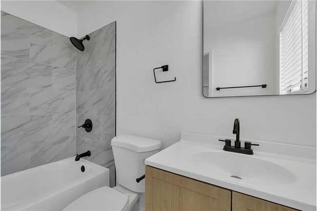 Building Photo - 322 Ixora Ave NW