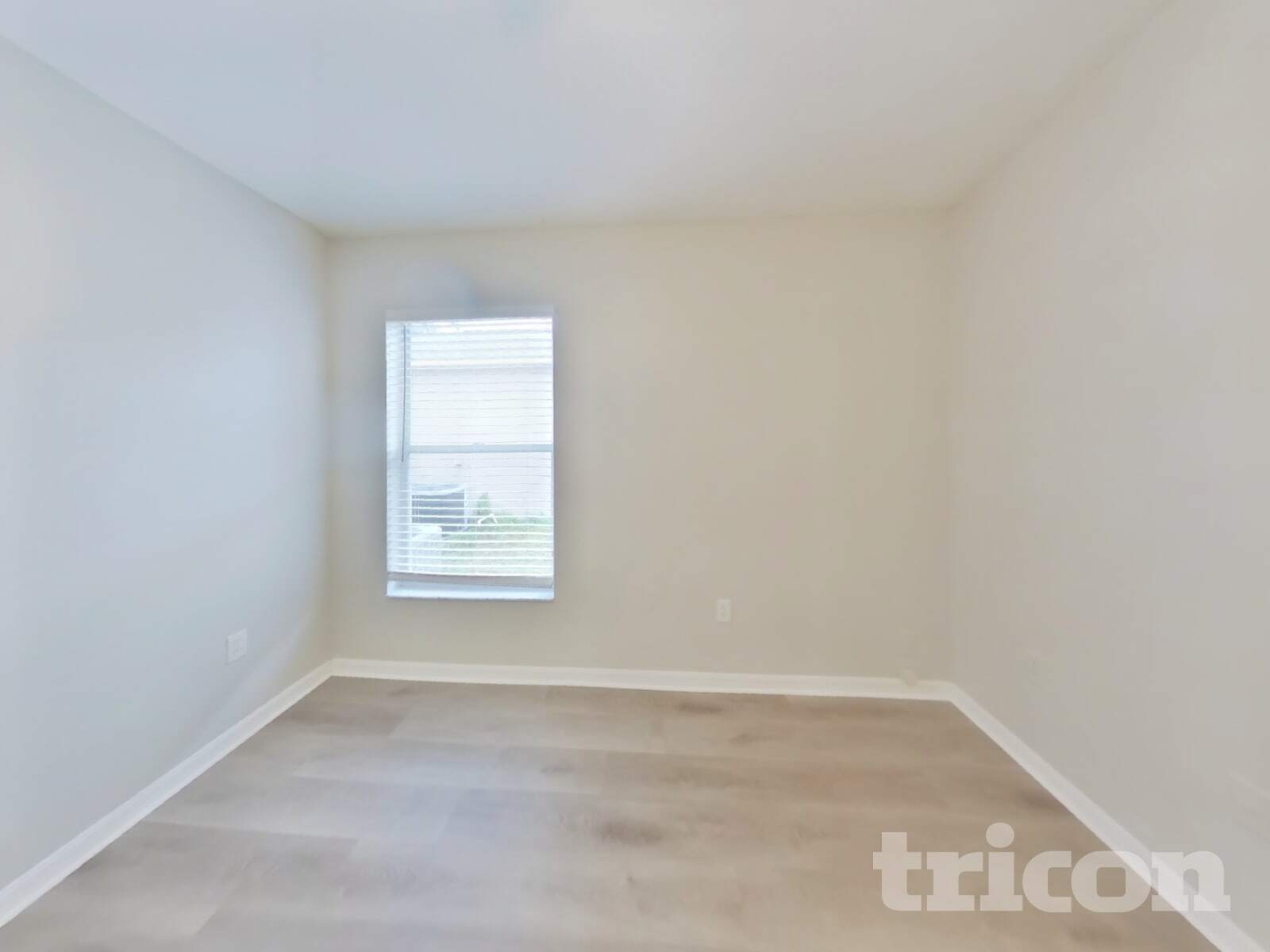 Building Photo - 10435 Blackmore Dr