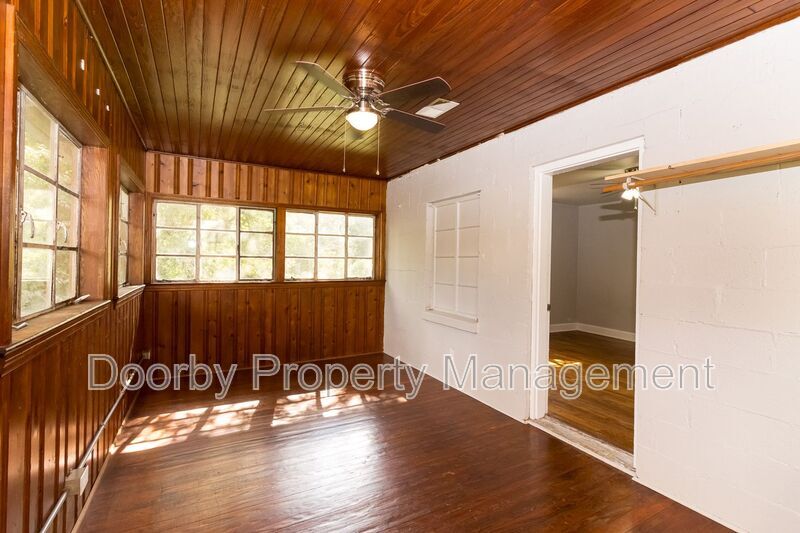 Building Photo - 124 S Seminole Dr