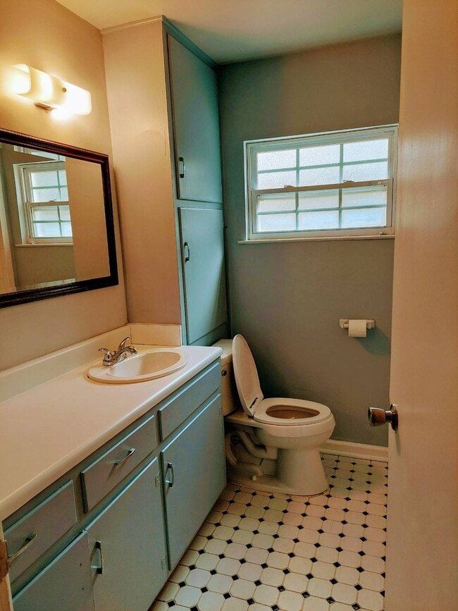 Building Photo - 5041 Tillie Ln