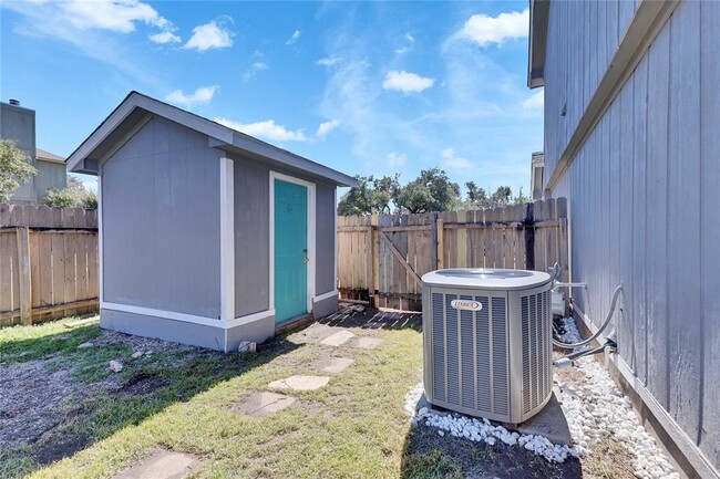 Building Photo - 3210 Blazing Star Trail