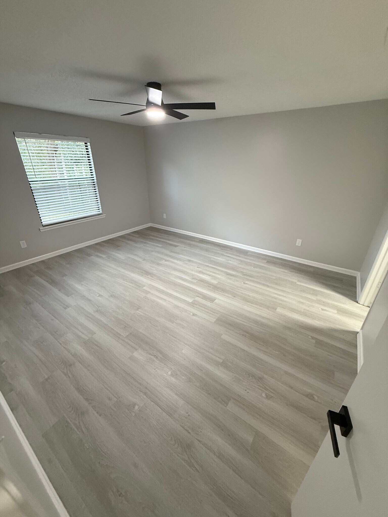 Building Photo - 4084 Stillwood Dr