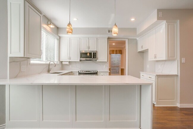 Building Photo - Beautifully Updated Home in Grapevine!