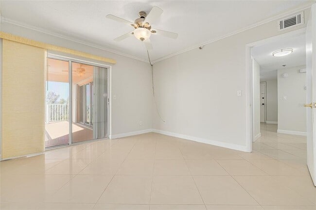 Building Photo - 7432 Sunshine Skyway Ln S