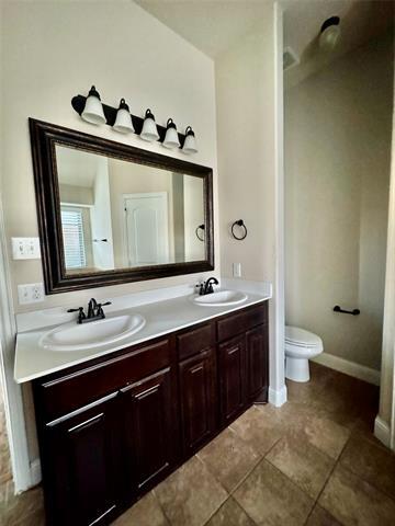 Building Photo - 667 Sharpley Dr