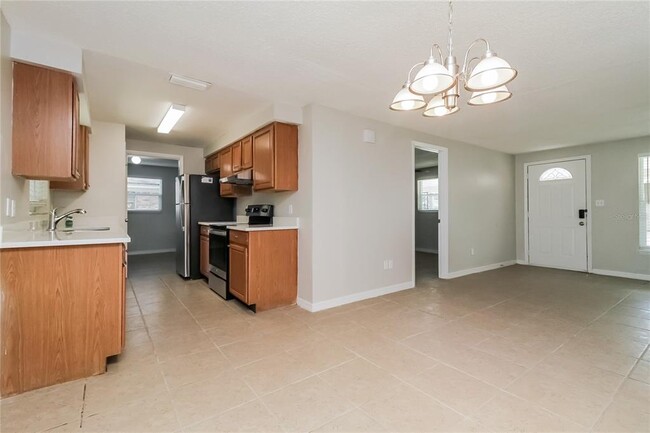 Building Photo - 535 San Lanta Cir