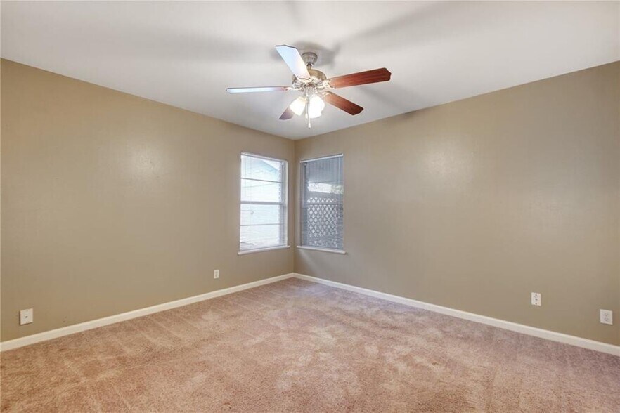 Building Photo - 507 Bellevue Pl
