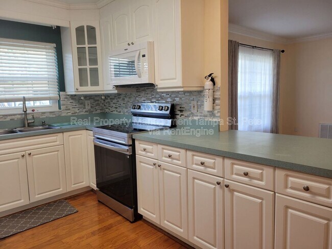 Building Photo - 2106 N Overbrook Ave