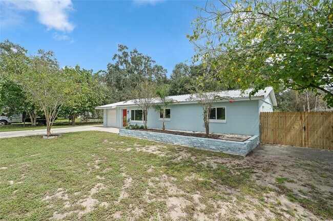 Building Photo - 5028 Cardinal Dr