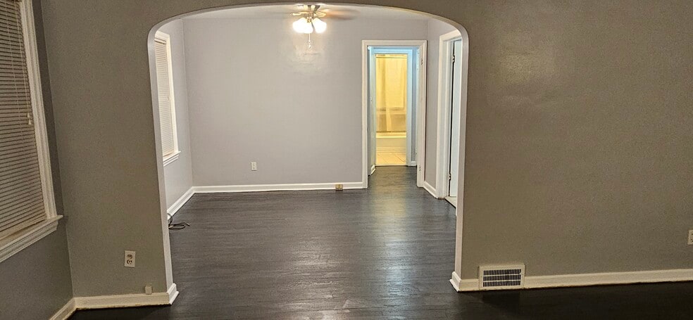 Building Photo - 13590 Cedar Rd