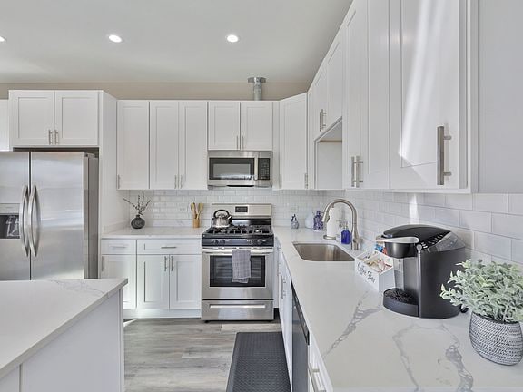 Building Photo - 1111 Bonnie Brae Pl