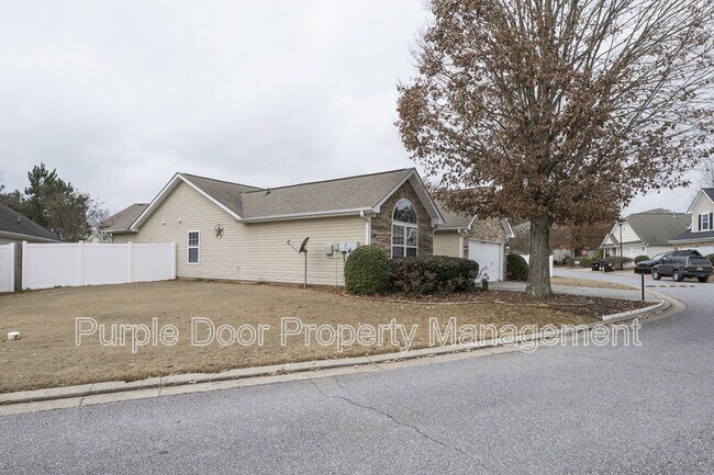 Building Photo - 507 Highland Falls Dr
