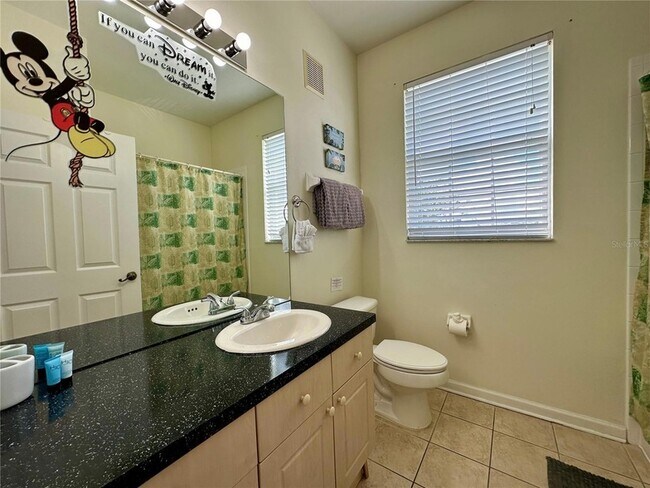 Building Photo - 2300 Silver Palm Dr