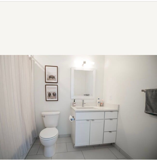 Building Photo - 1BR/1BA Furnished Condo Available Now!!! Great Portland Location!!!
