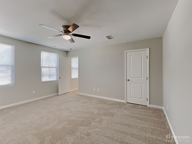 Building Photo - 950 Sequoia Dr