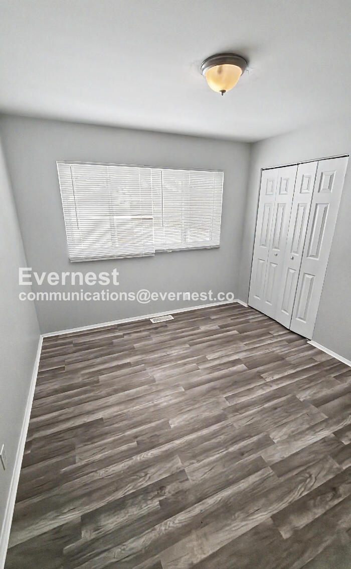 Building Photo - 2380 Grassland Dr