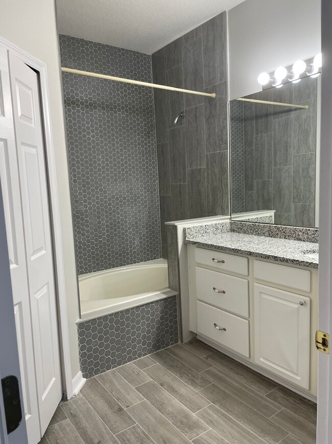 Building Photo - 13613 Carroway St