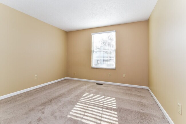 Building Photo - 7551 Rogers Dr