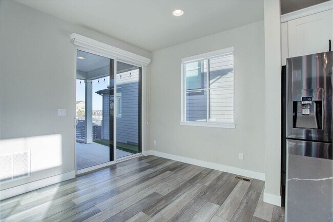 Building Photo - 1732 Stable View Dr