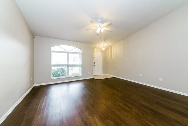 Building Photo - 2003 Old Arbor Ct