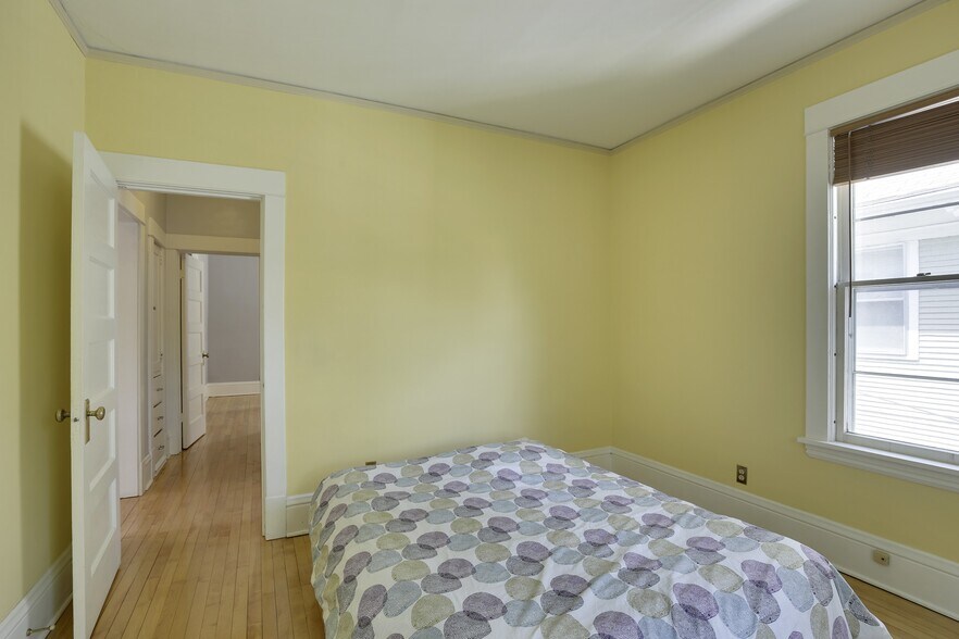 Building Photo - 3829 Pillsbury Ave S
