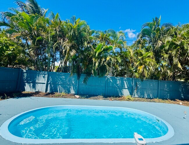 Building Photo - 1735 Michigan Ave NE