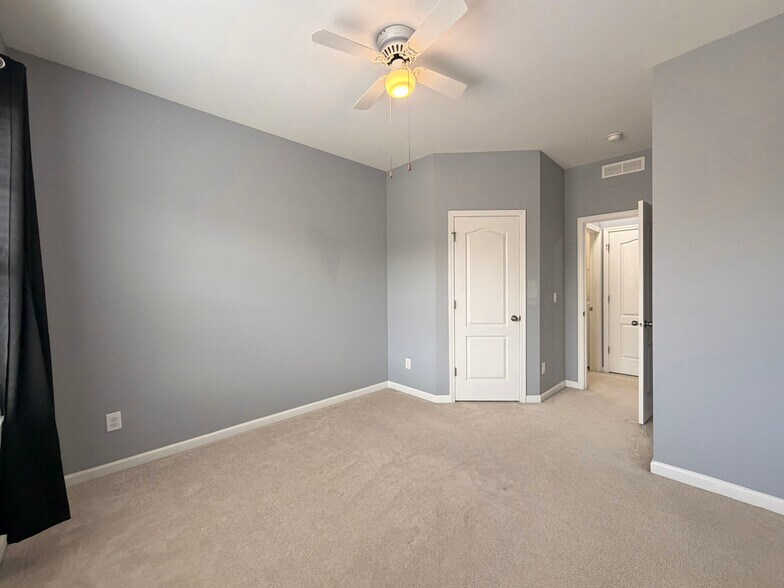 Building Photo - 8268 Primanti Blvd