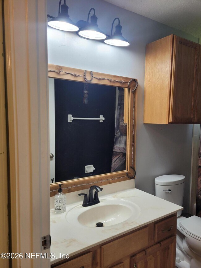 Building Photo - 906 County Rd 217