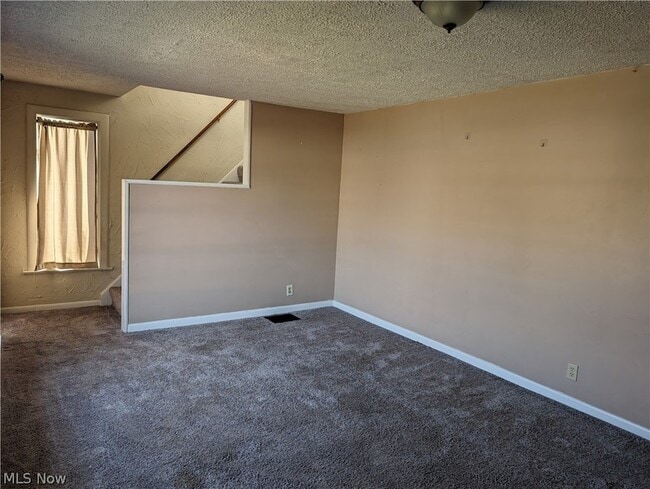 Building Photo - 56 Marion Ave