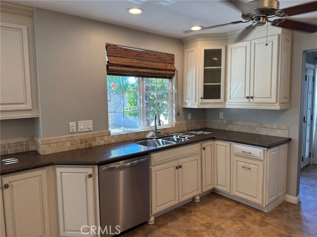 Building Photo - 1990 Willowbrook Dr